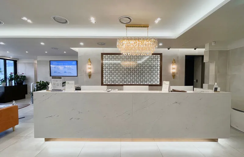 Reception desk (2F)