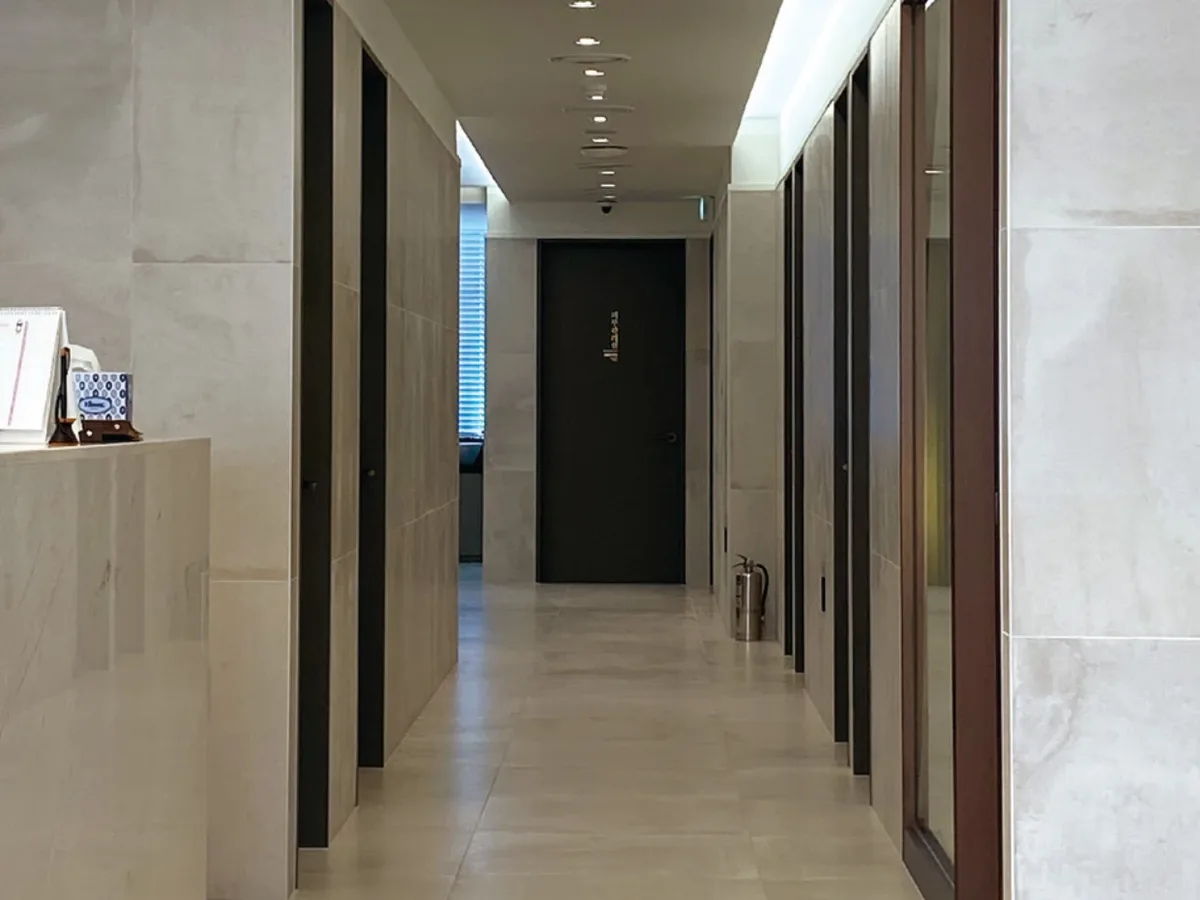 Consultation-room corridor