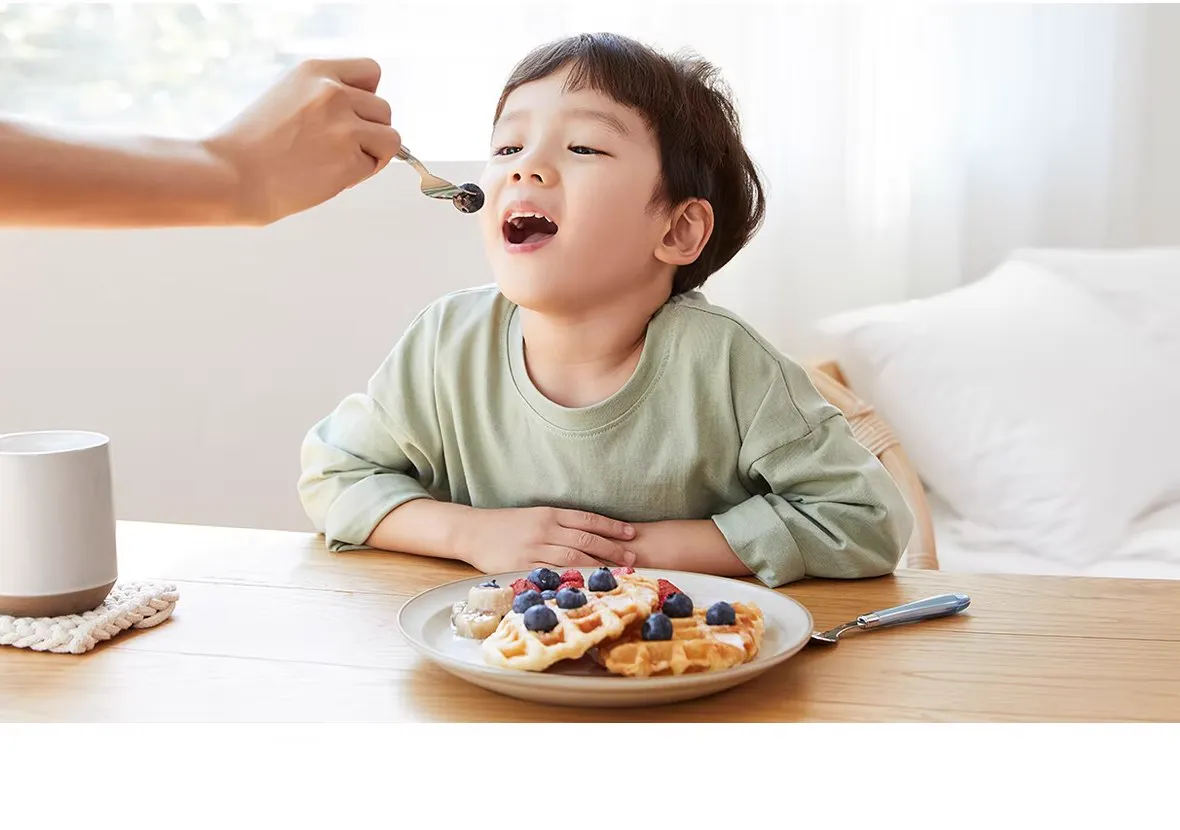 고칼로리 음식과 소아비만 이미지